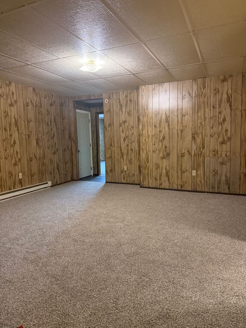 McDonald Apartment: 120 S McDonald St