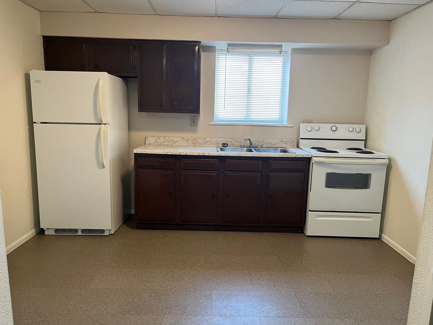 McDonald Apartment: 120 S McDonald St
