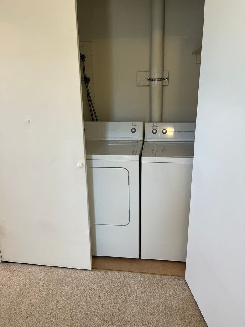 McDonald Apartment: 120 S McDonald St