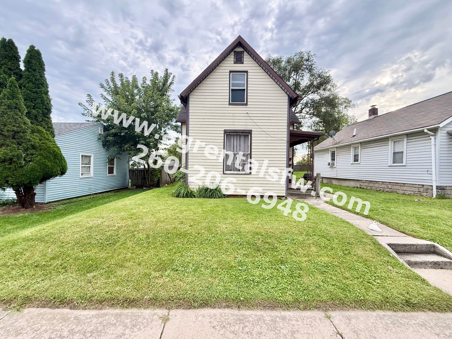 Fort Wayne Apartment: 2828 Raymond St