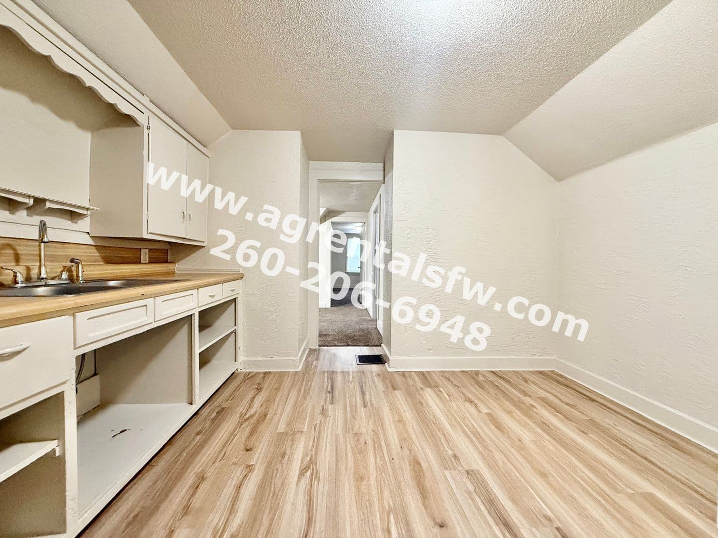 Fort Wayne Apartment: 2828 Raymond St