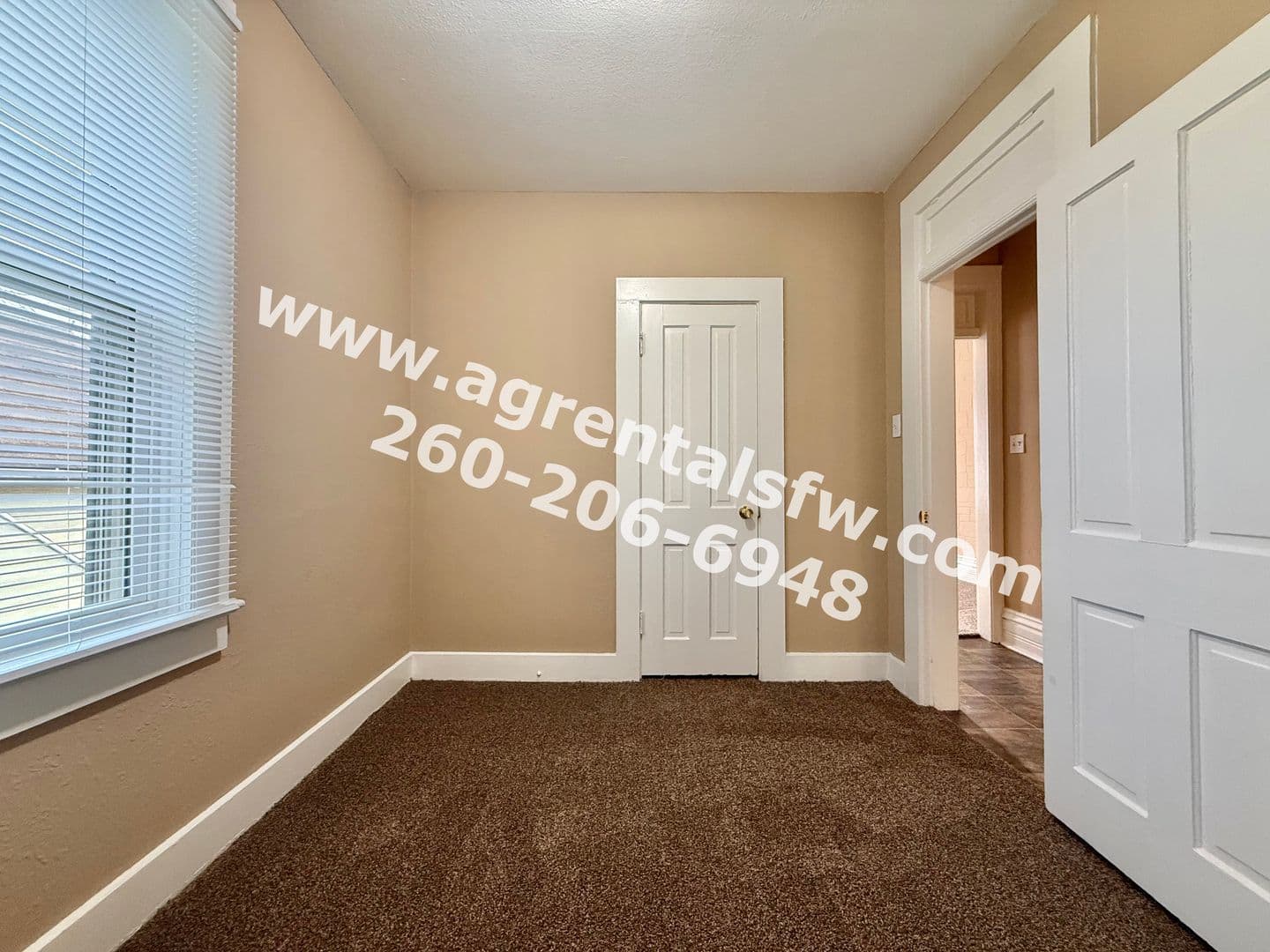Fort Wayne Apartment: 2016 Phenie St