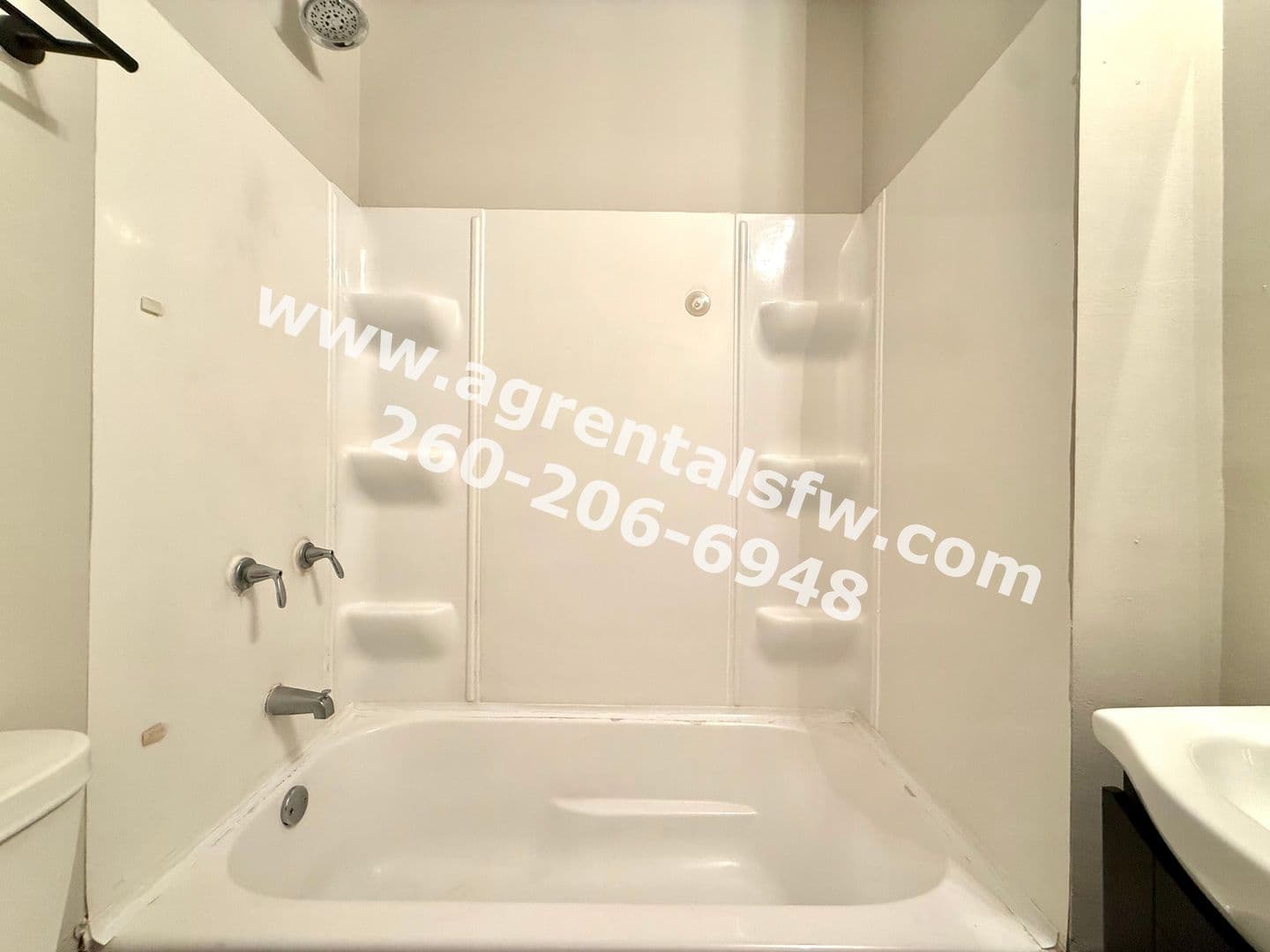 Fort Wayne Apartment: 907 Lincoln Ave