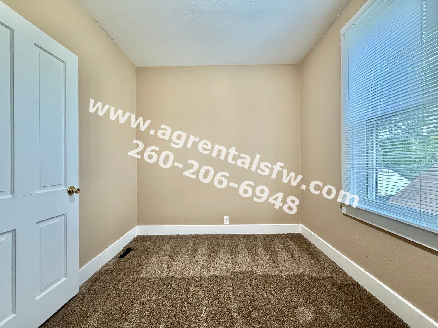 Fort Wayne Apartment: 2016 Phenie St