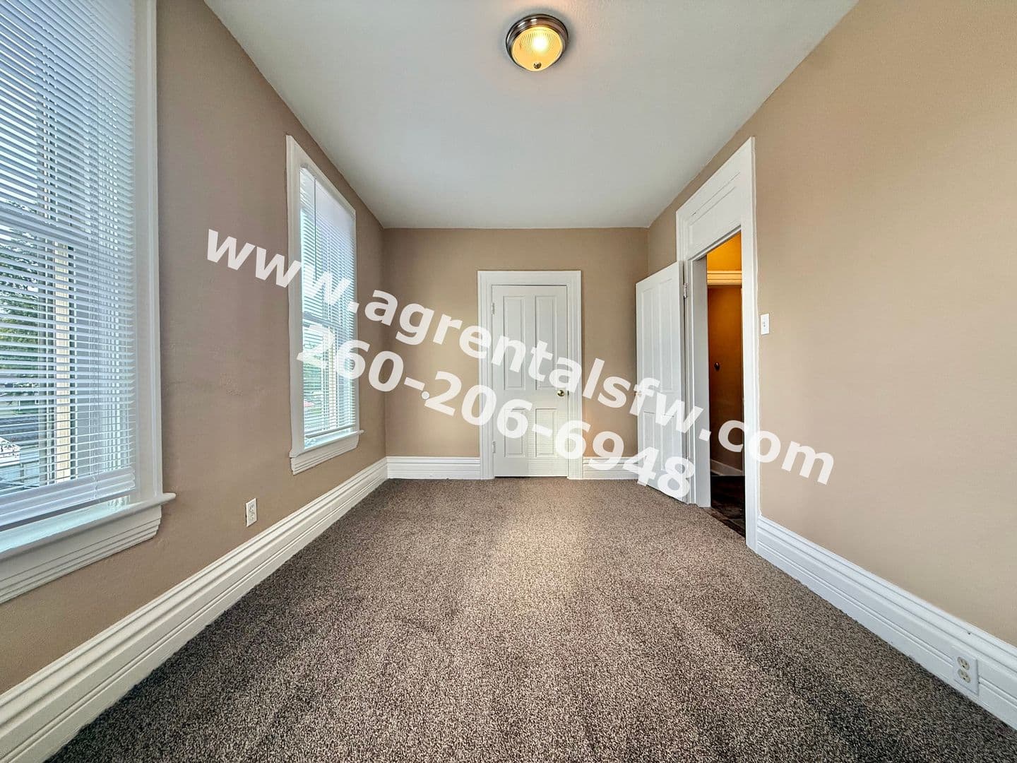 Fort Wayne Apartment: 2016 Phenie St