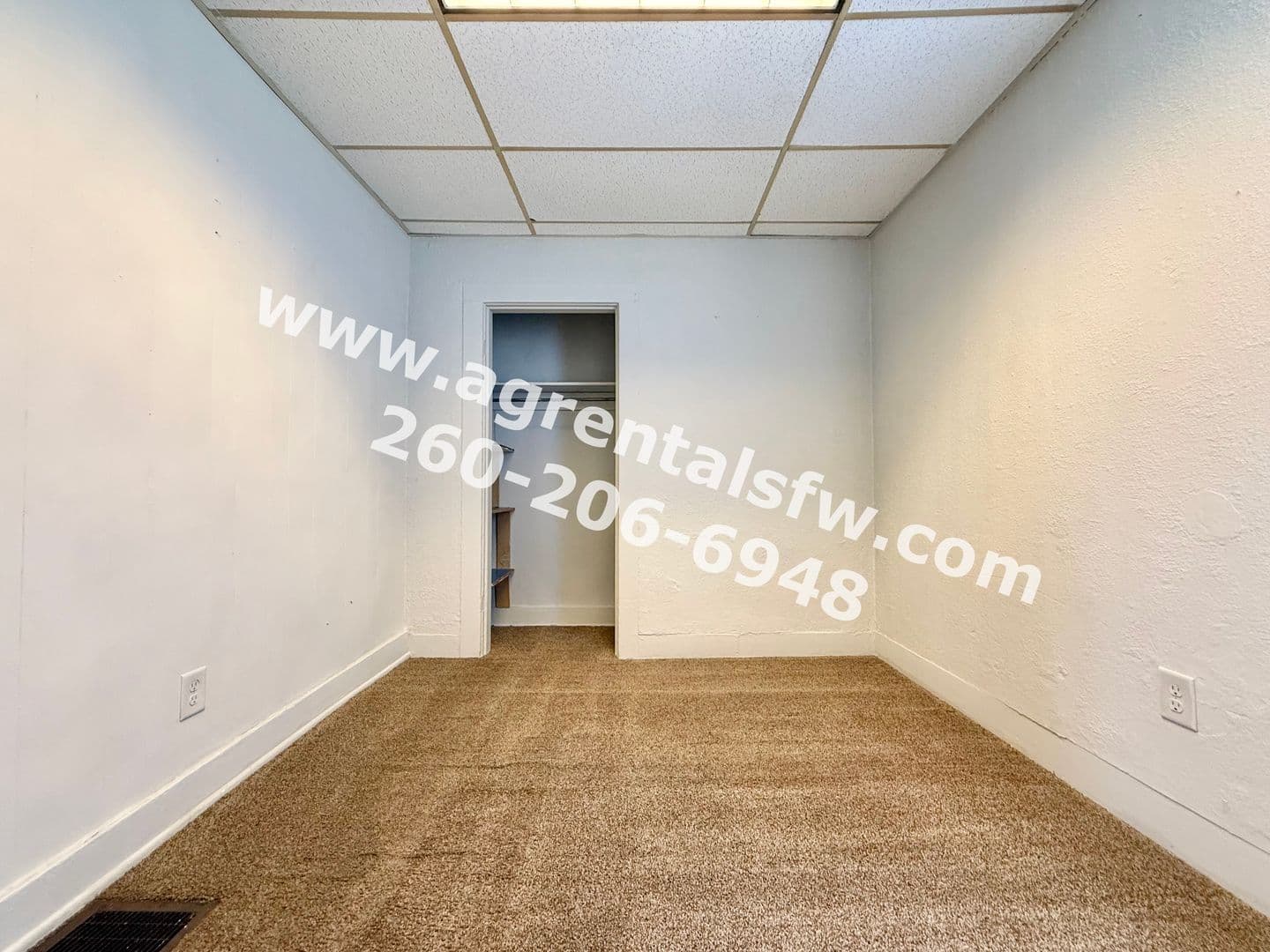 Fort Wayne Apartment: 2828 Raymond St
