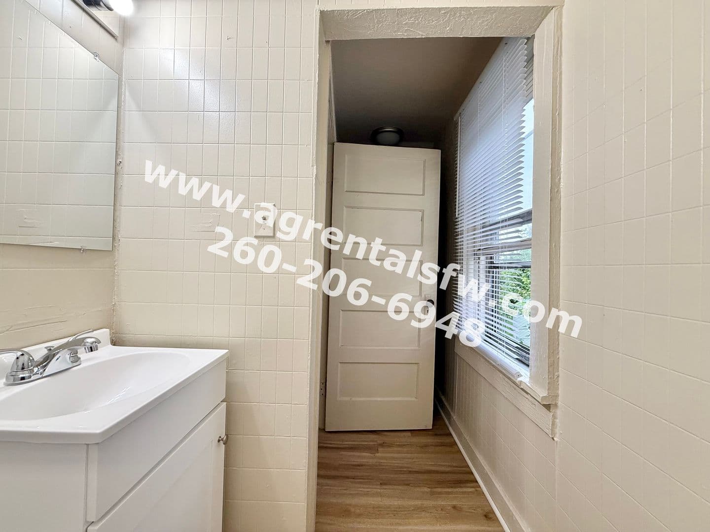 Fort Wayne Apartment: 2828 Raymond St