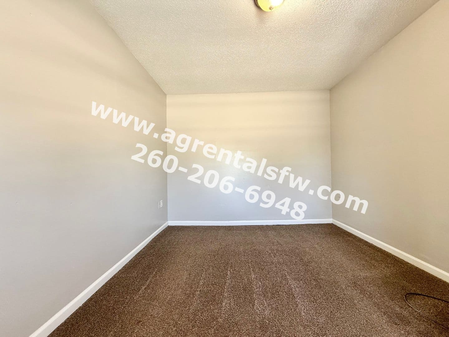 Fort Wayne House: 3232 Barr St