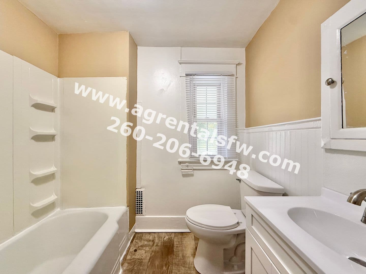 Fort Wayne Apartment: 1420 Cass St