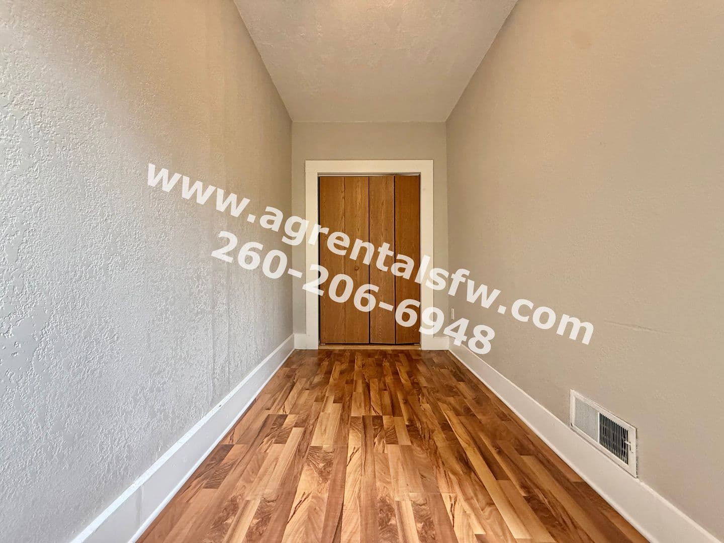 Fort Wayne Apartment: 310 W Dewald St