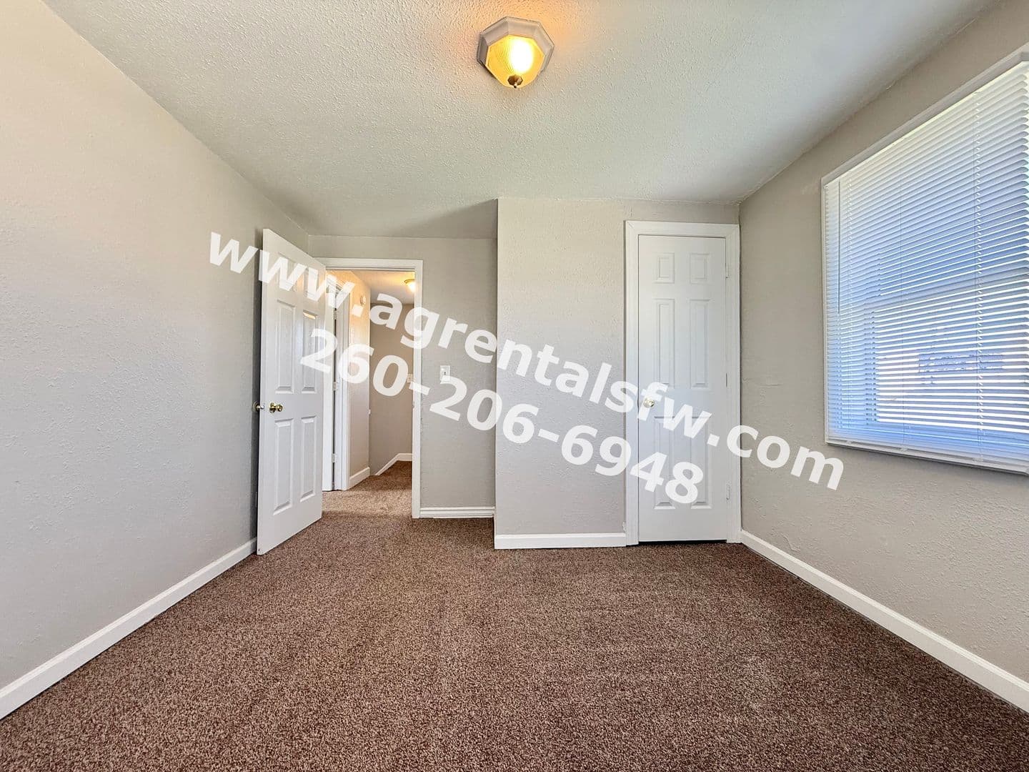 Fort Wayne House: 3232 Barr St