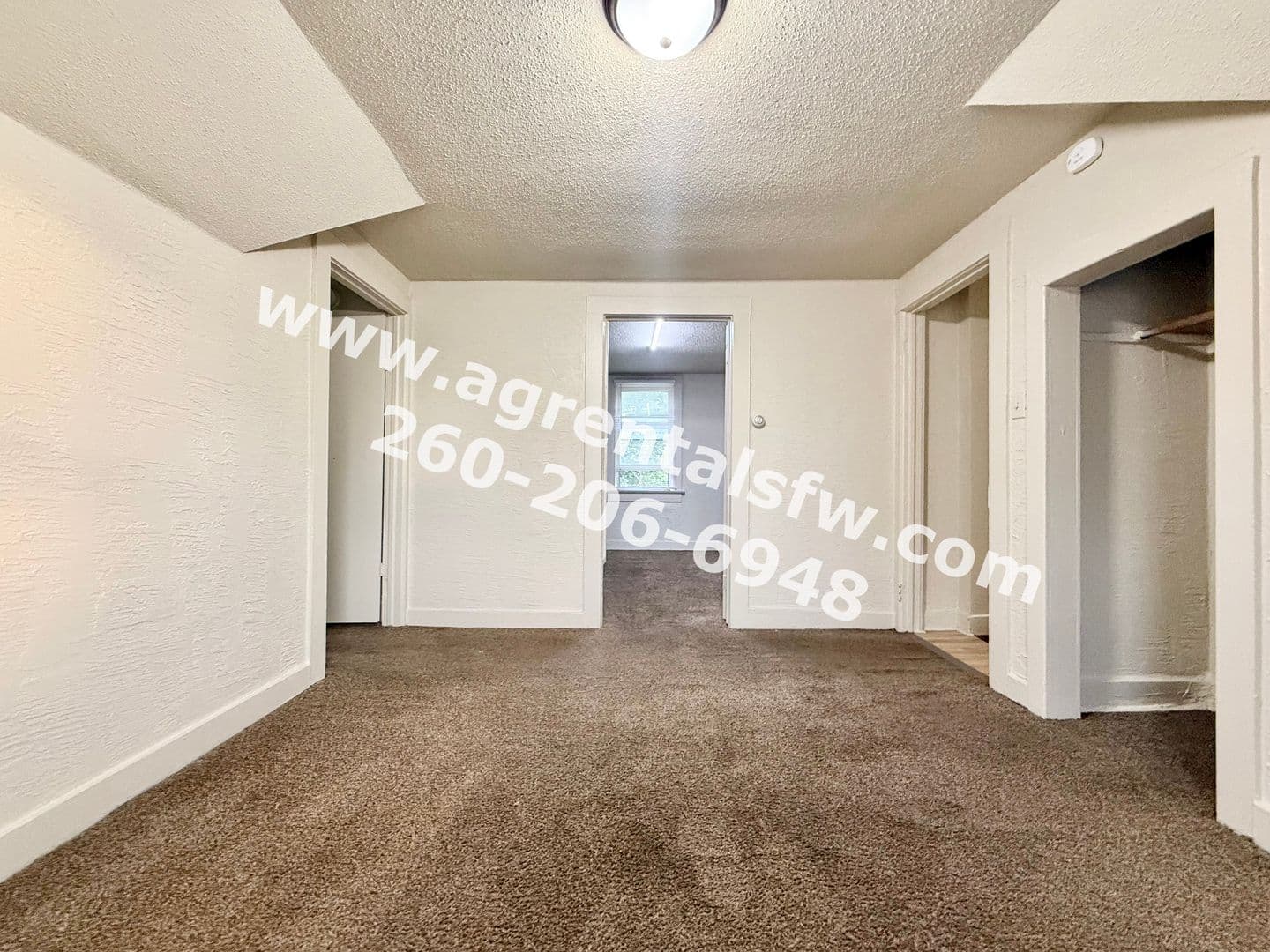 Fort Wayne Apartment: 2828 Raymond St