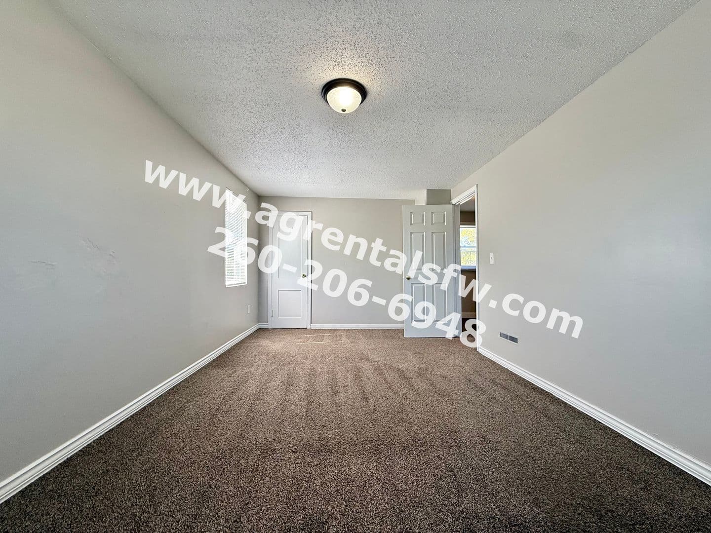 Fort Wayne House: 3232 Barr St