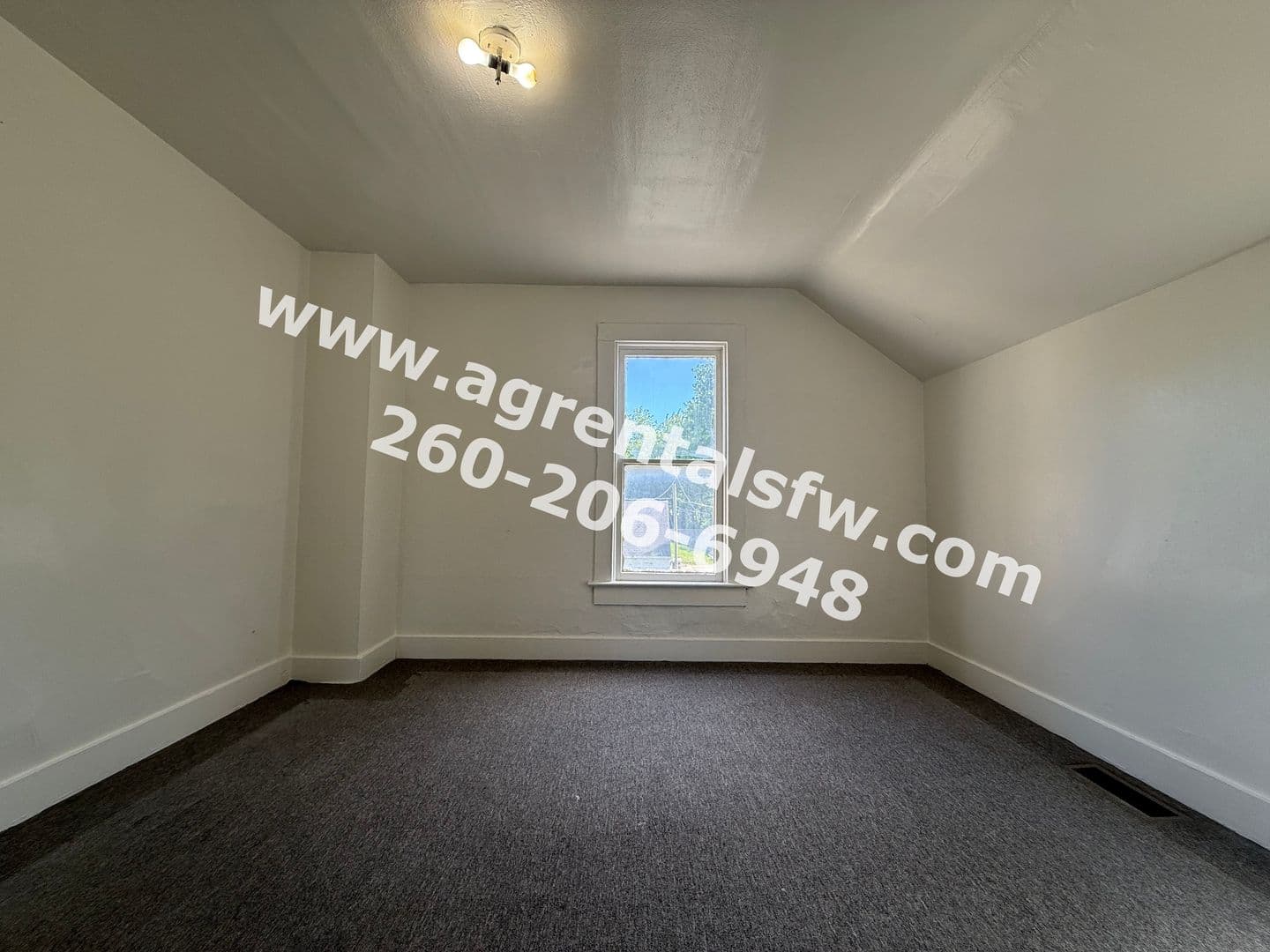 Fort Wayne Apartment: 412 Nussbaum Ave