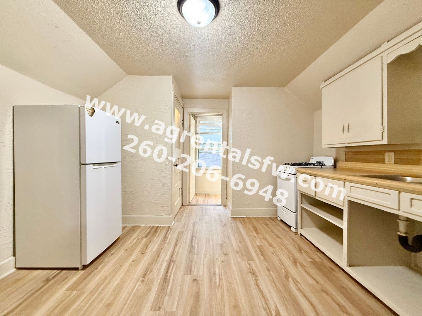 Fort Wayne Apartment: 2828 Raymond St