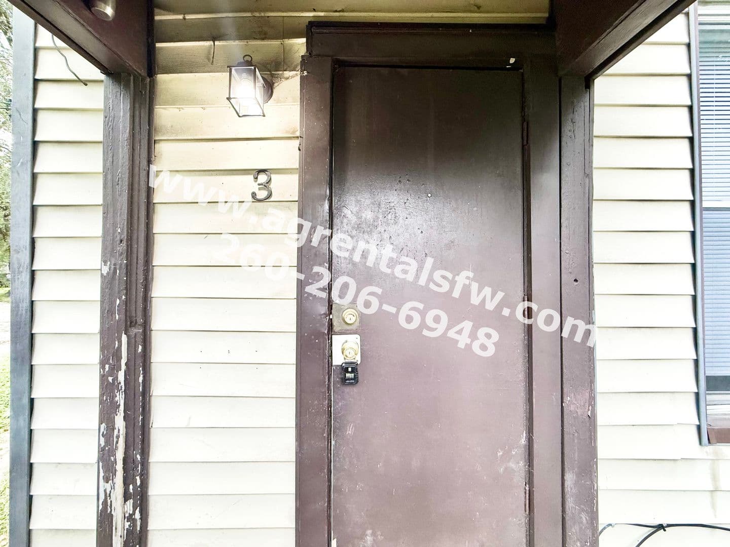 Fort Wayne Apartment: 2828 Raymond St