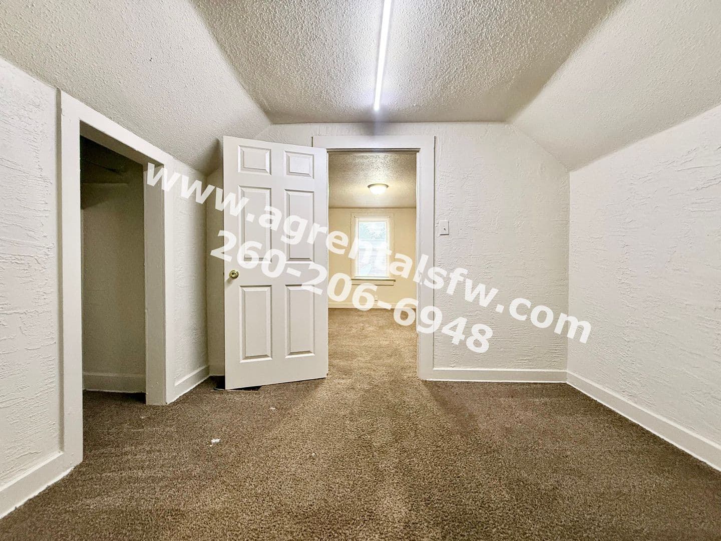 Fort Wayne Apartment: 2828 Raymond St