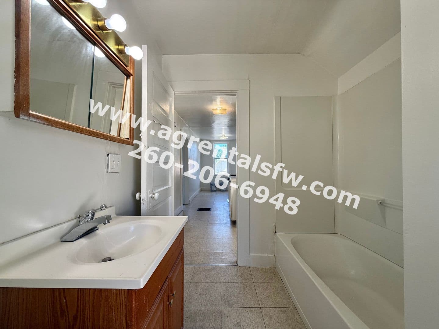 Fort Wayne Apartment: 412 Nussbaum Ave