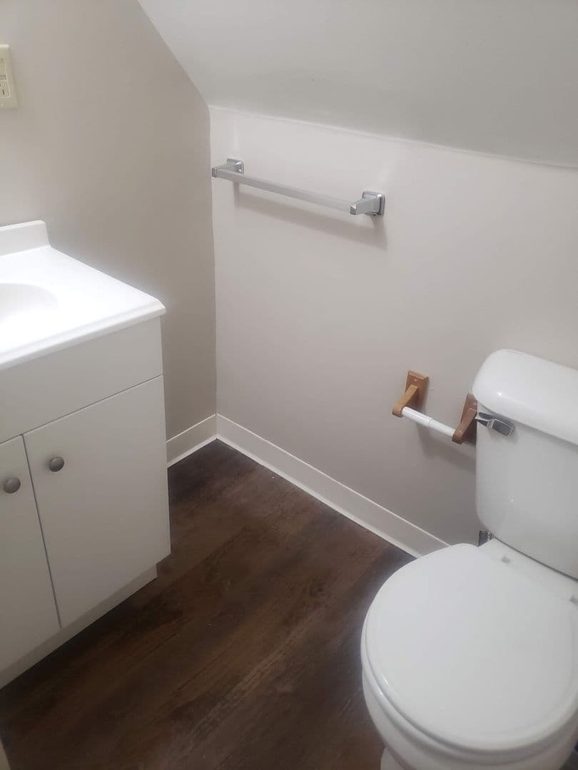 Erie Apartment: 324 W 8th St