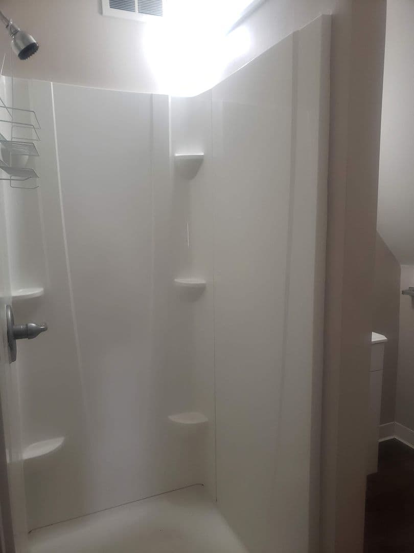 Erie Apartment: 324 W 8th St