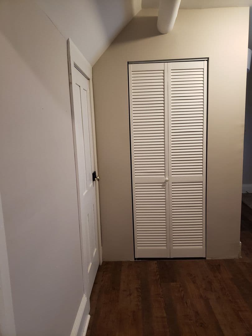 Erie Apartment: 324 W 8th St