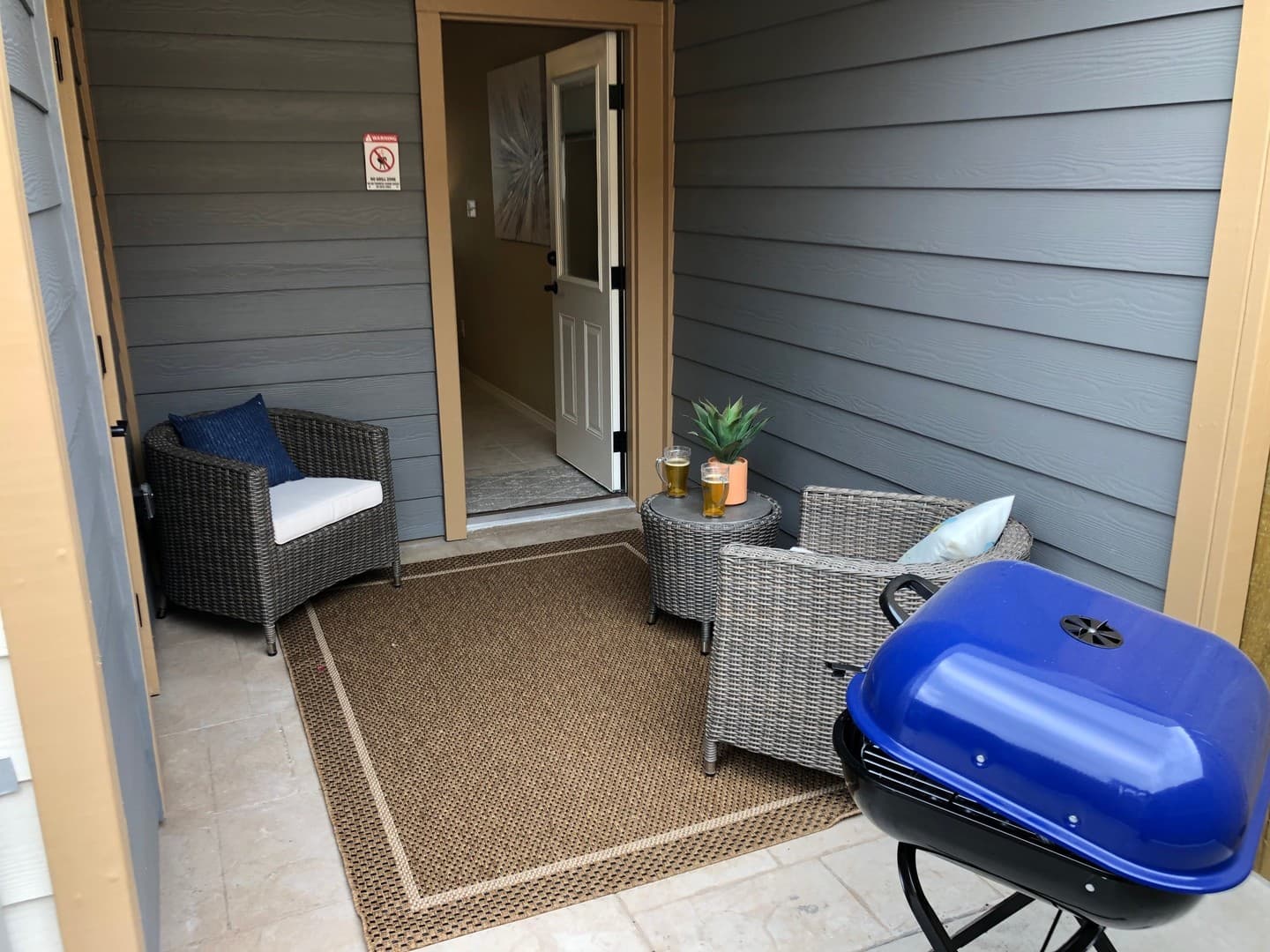Hidalgo Apartment: 2206 E Hwy 281