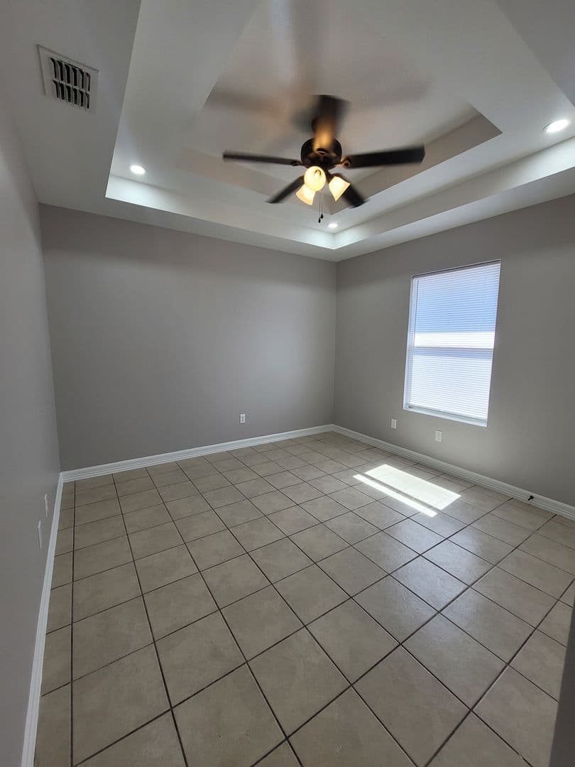 La Joya Apartment: 409 E. 3rd St.
