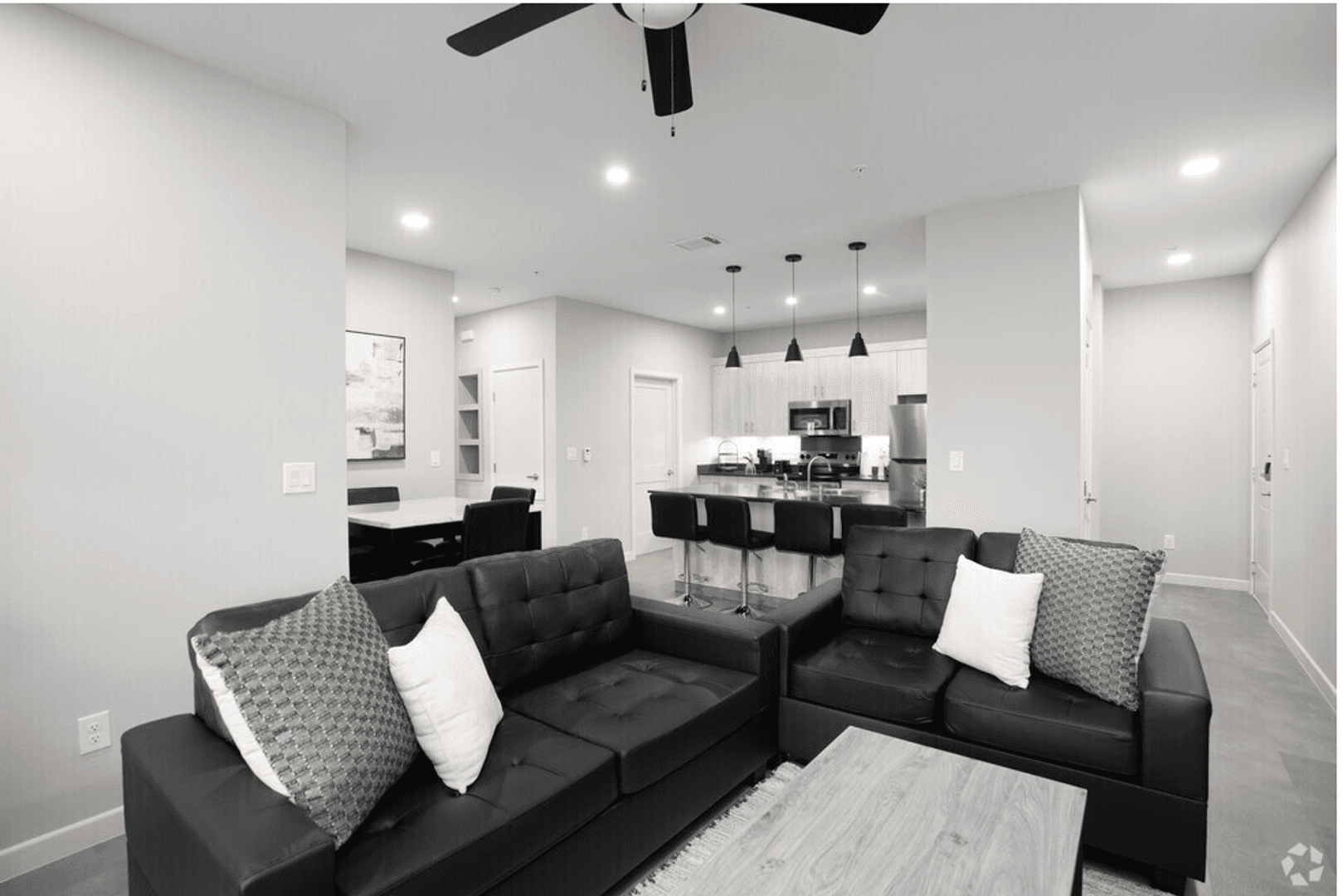 McAllen Apartment: 615 Dallas Ave.