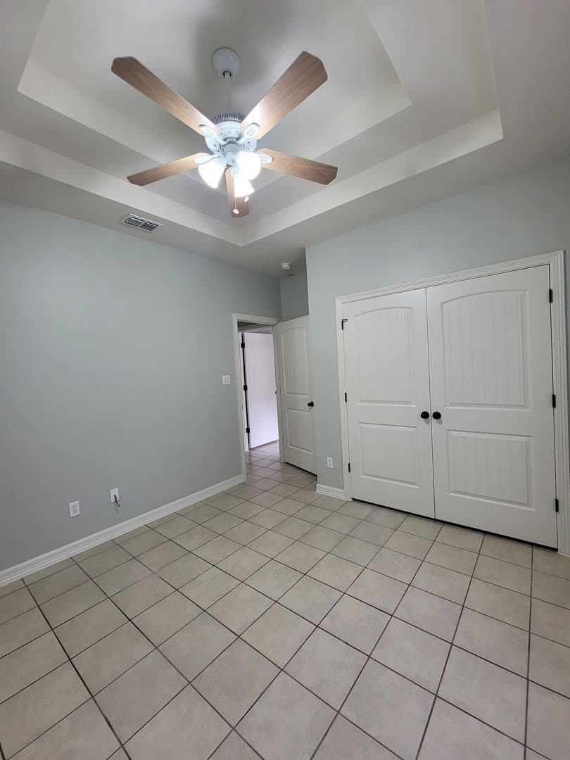 La Joya Apartment: 409 E. 3rd St.