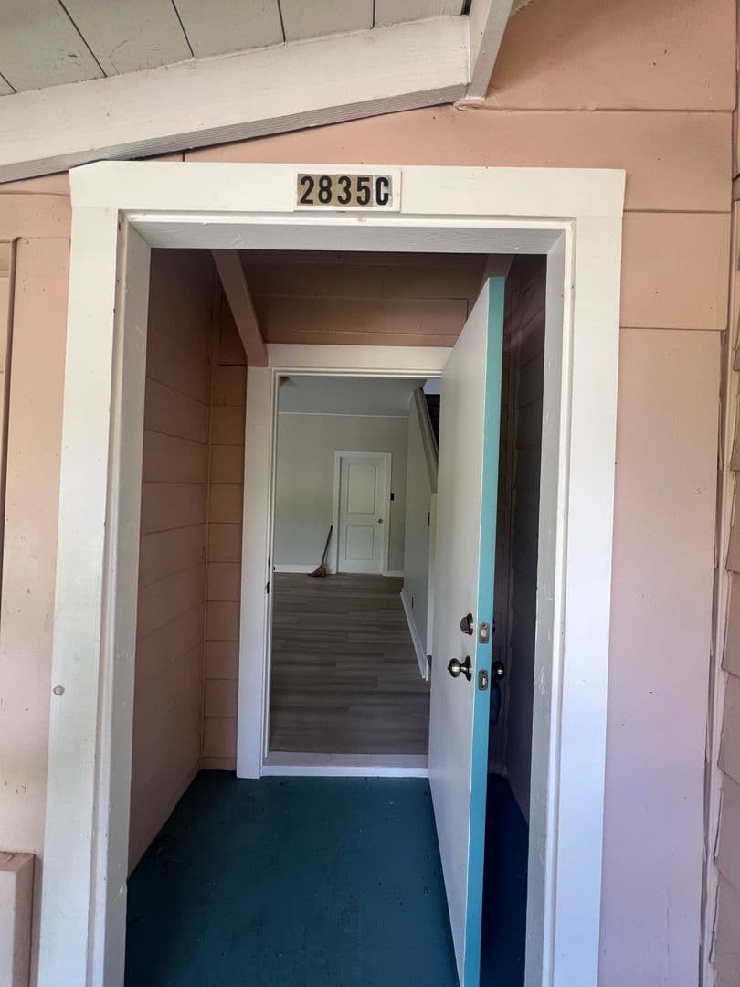 Honolulu Apartment: 2835 & 2841 Kolowalu St