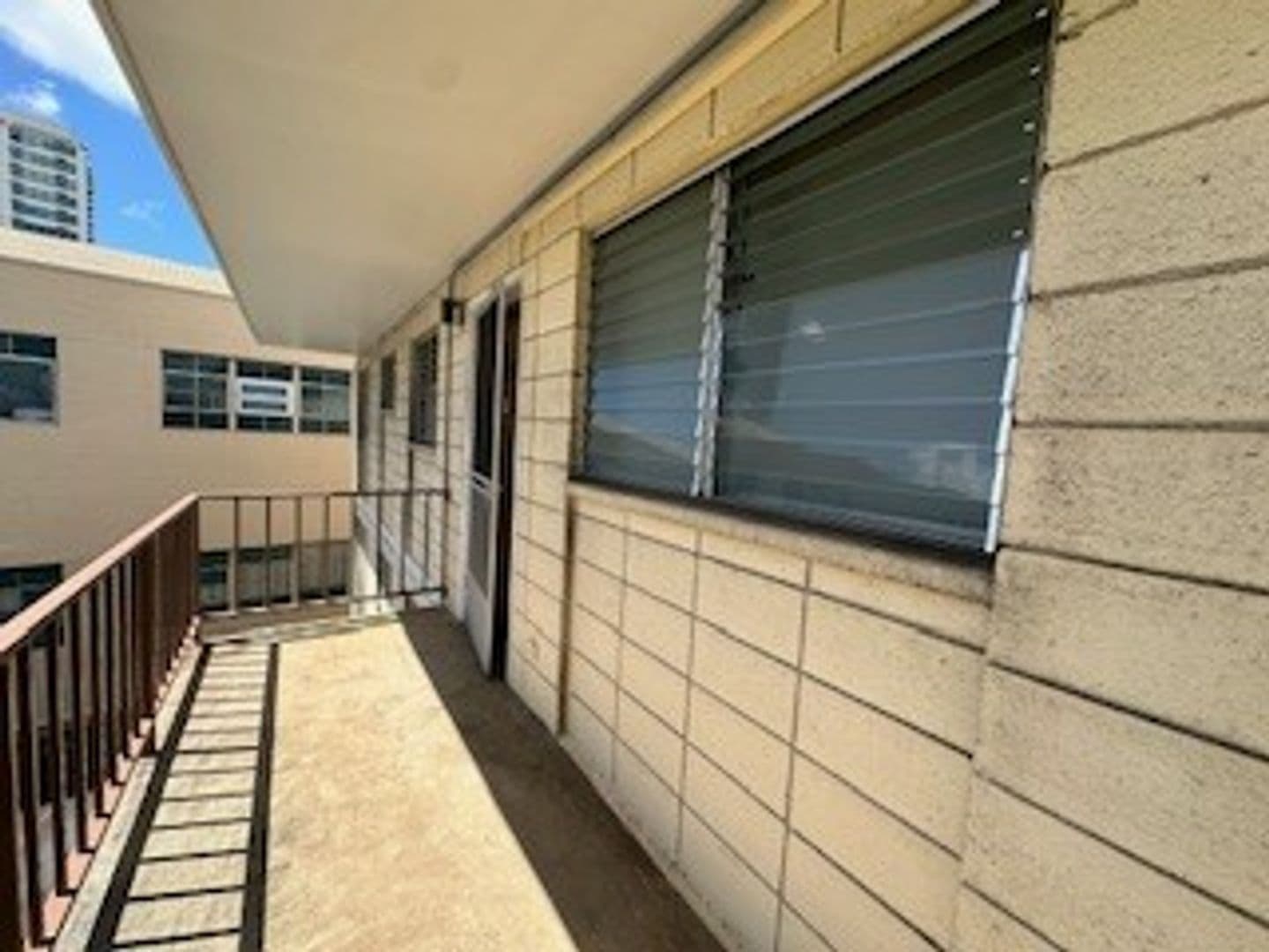 Honolulu Apartment: 1671 Kalakaua Ave