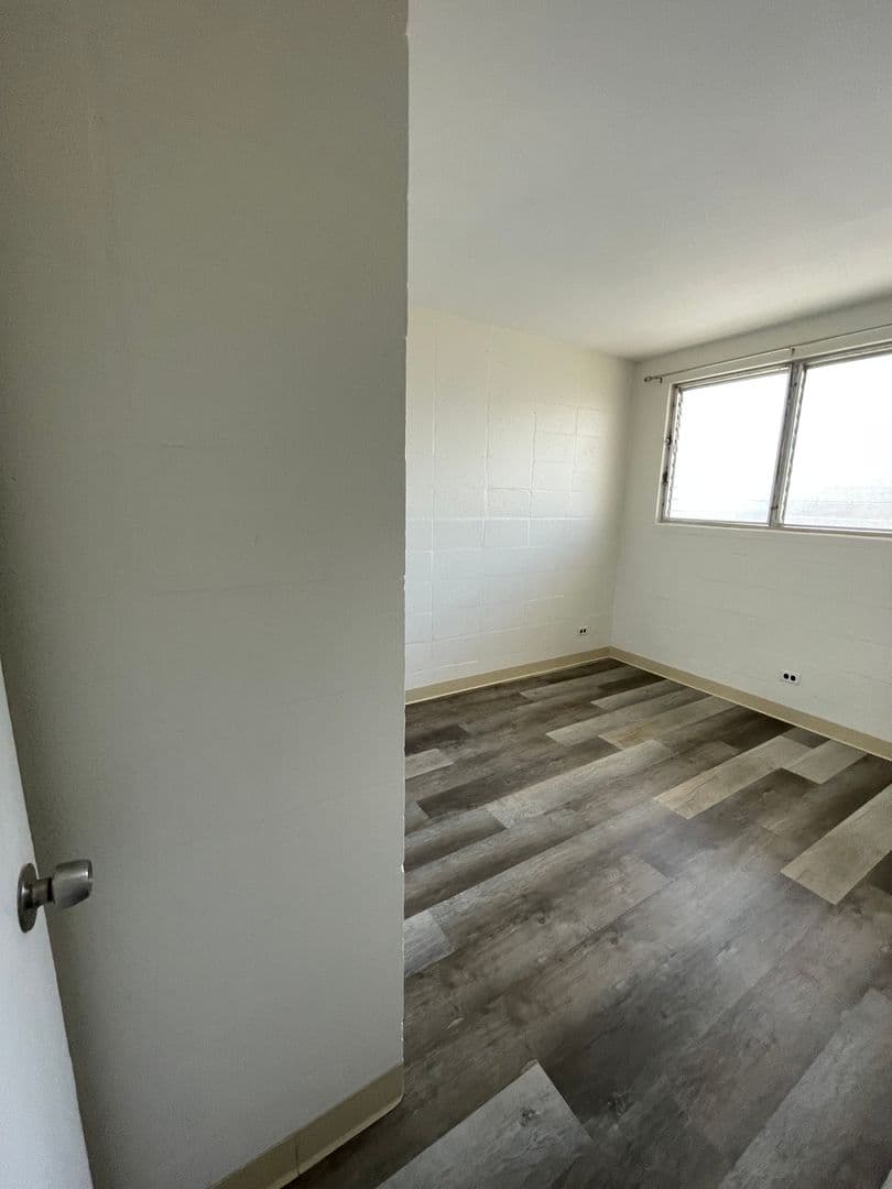 Honolulu Apartment: 1671 Kalakaua Ave