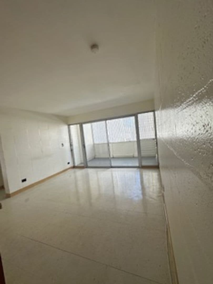 Honolulu Apartment: 1671 Kalakaua Ave