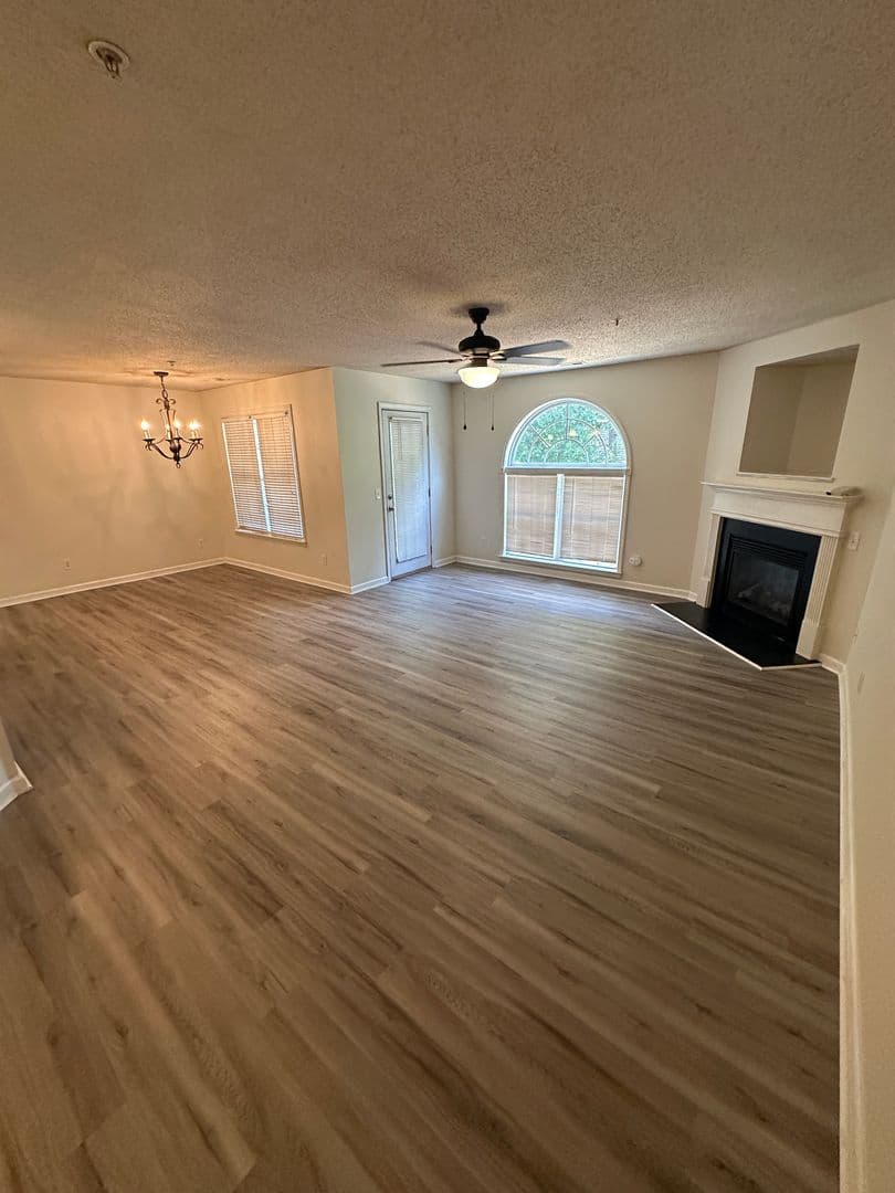 Burlington House: 3475 Forestdale Dr
