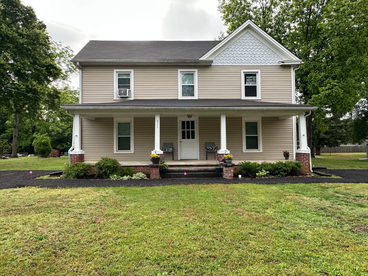 Gibsonville House: 511 Cummings St