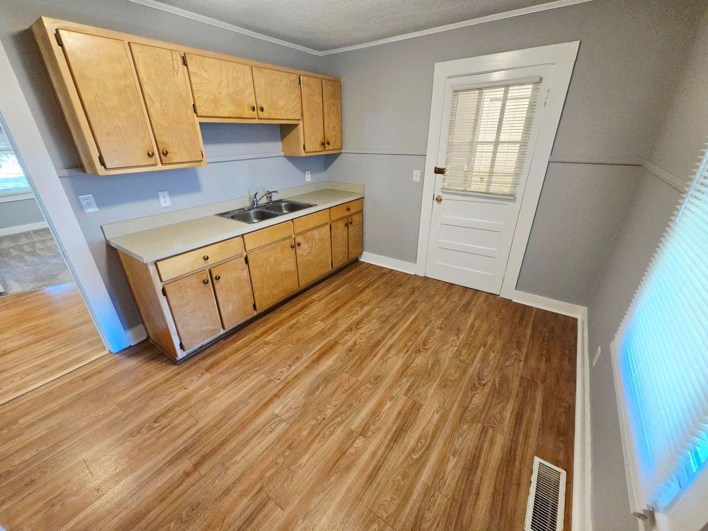 Burlington House: 1403 Durham St