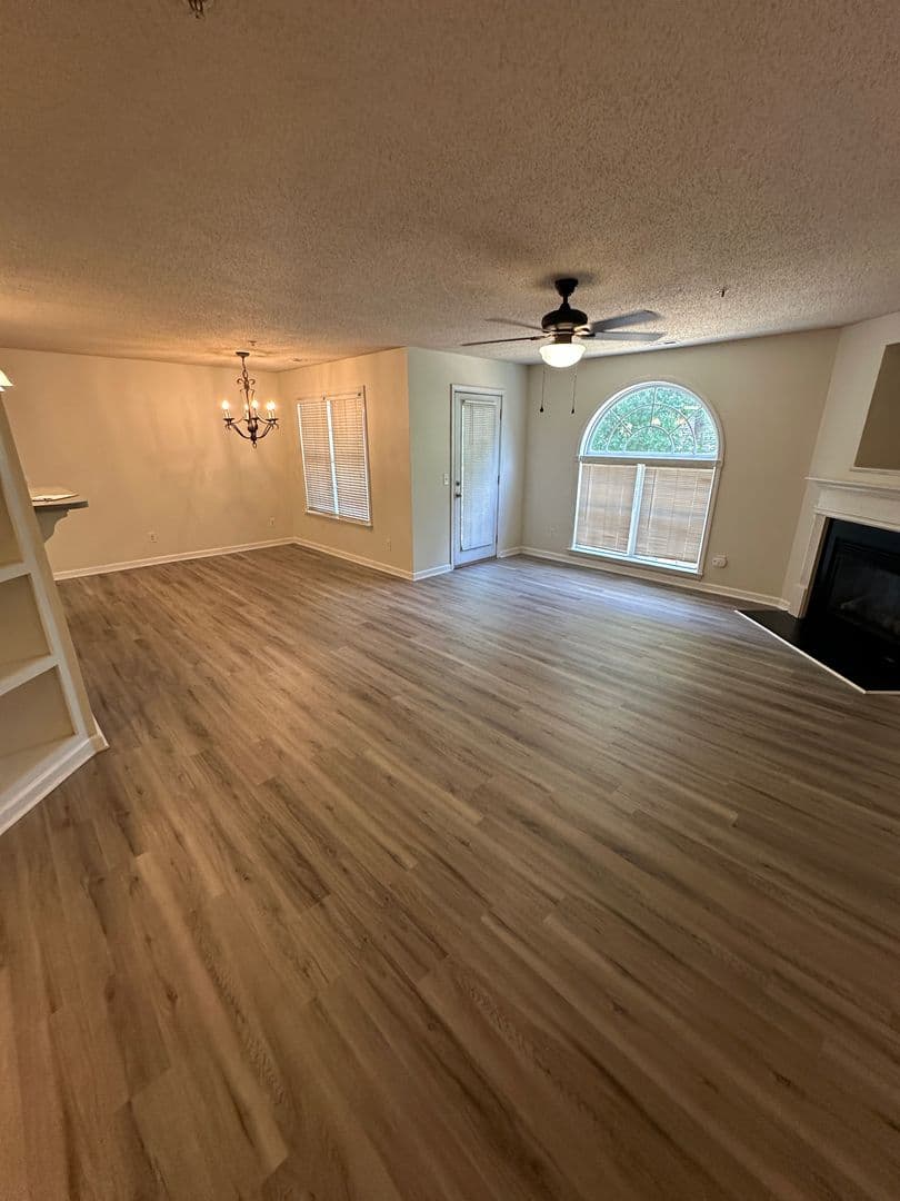 Burlington House: 3475 Forestdale Dr