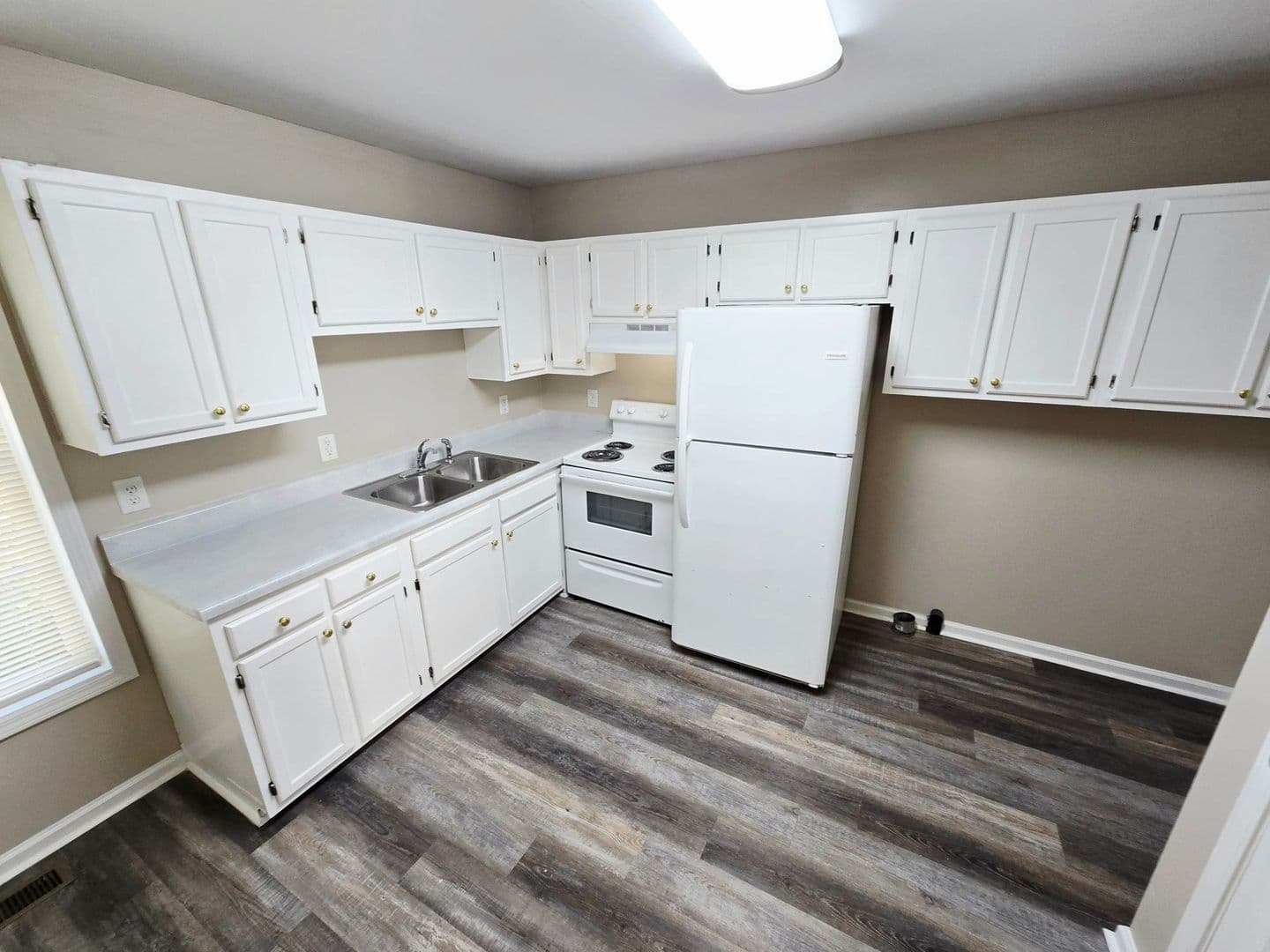 Burlington House: 1016 Washington St Apt C