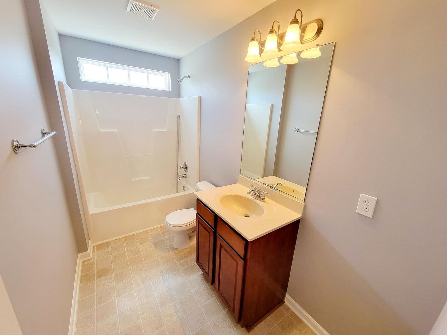 Burlington House: 1322 Ingle Ct