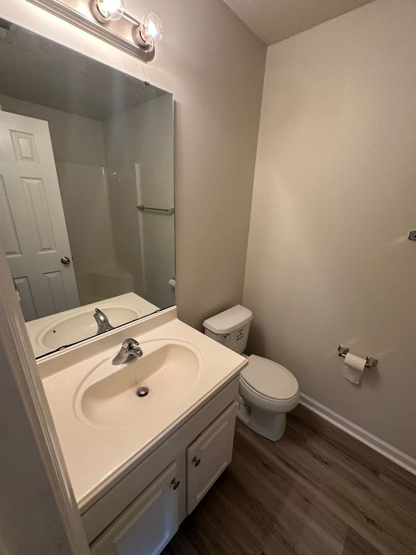 Burlington House: 3475 Forestdale Dr