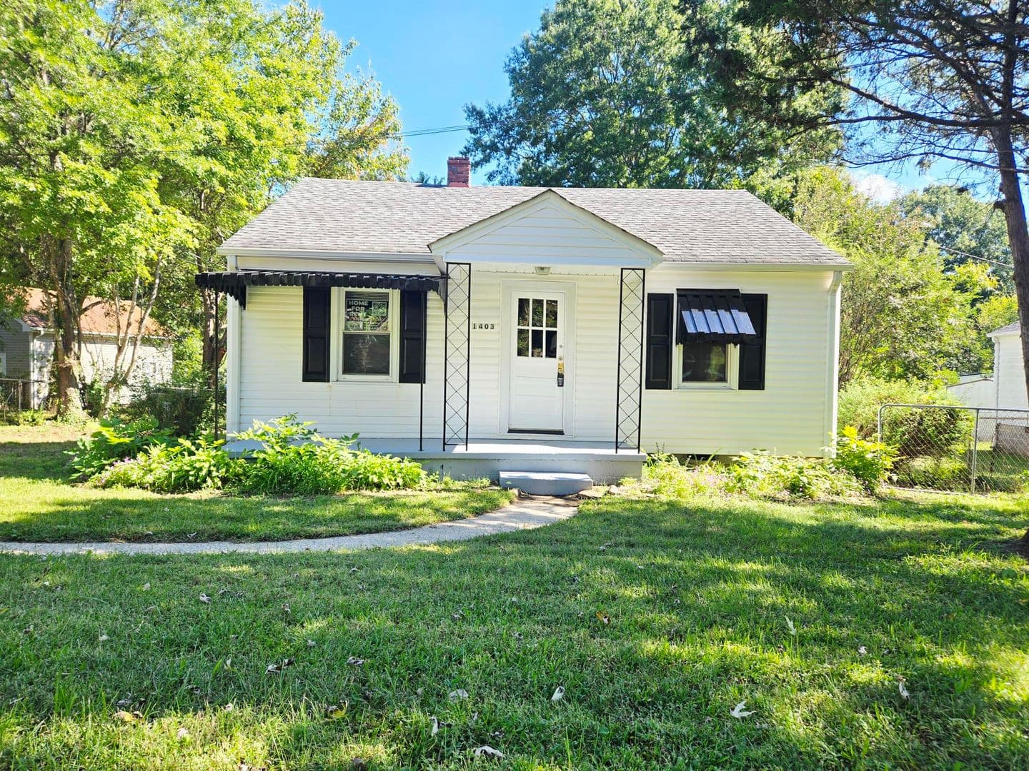 Burlington House: 1403 Durham St