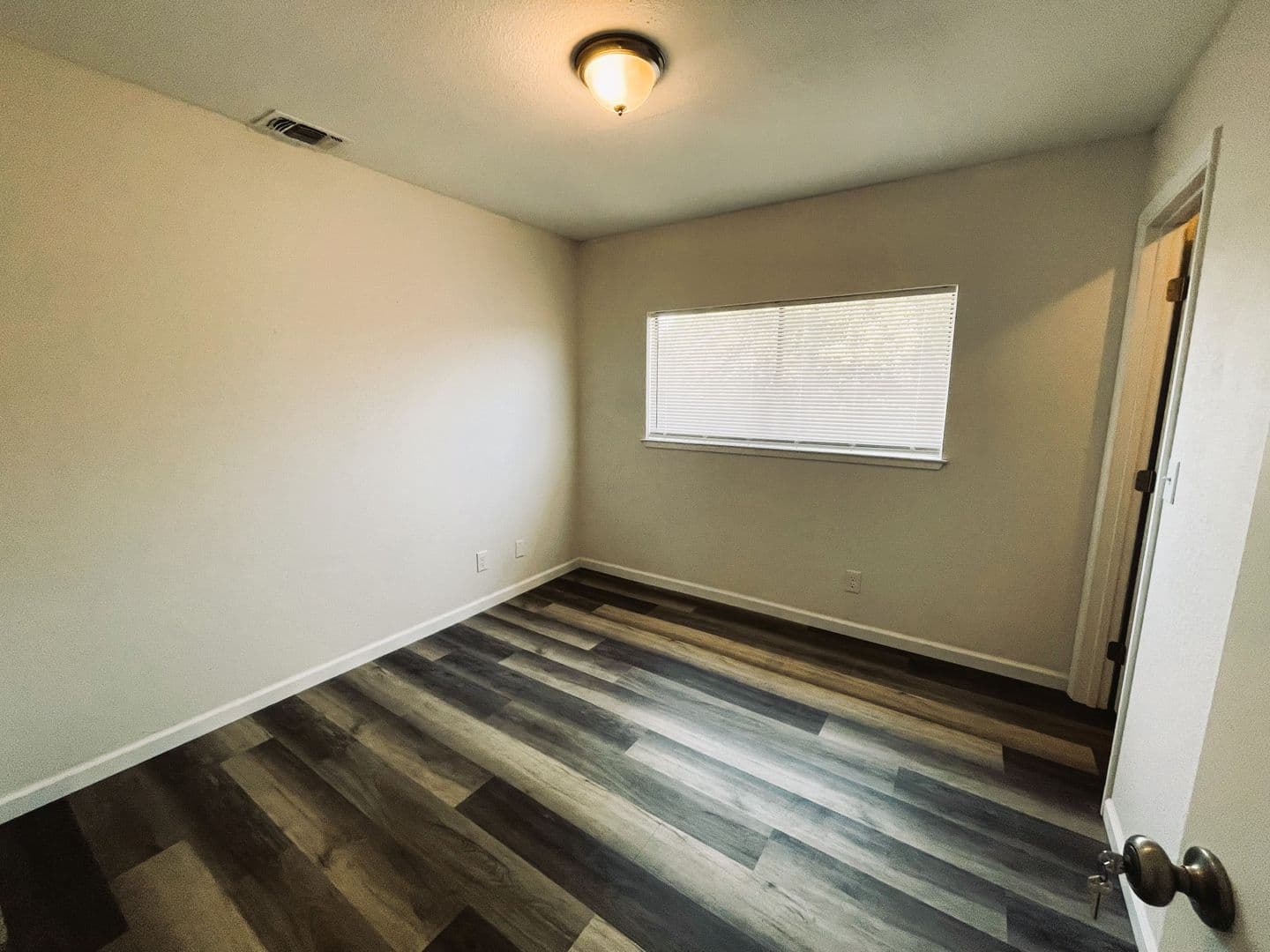 Roseville House: 627 Lassen Way