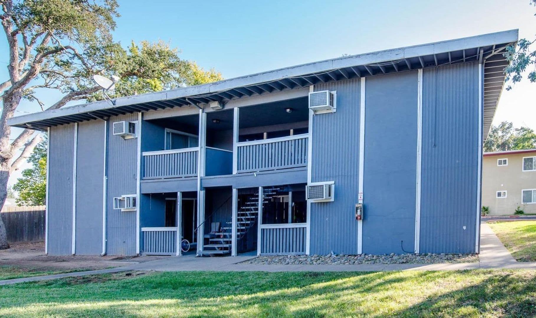 Carmichael Apartment: 3319 Mensch Court