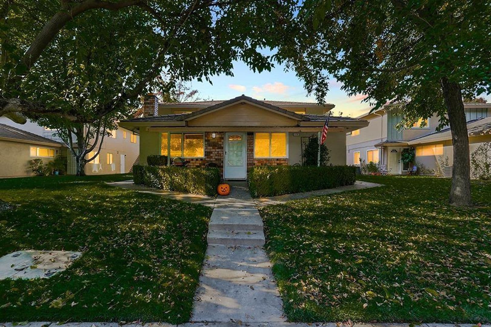 Sacramento House: 5137 Connecticut Dr