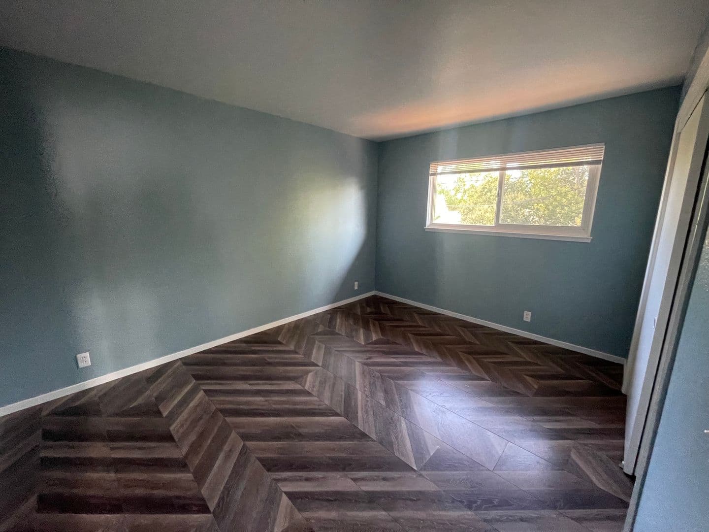 Carmichael Apartment: 3319 Mensch Court