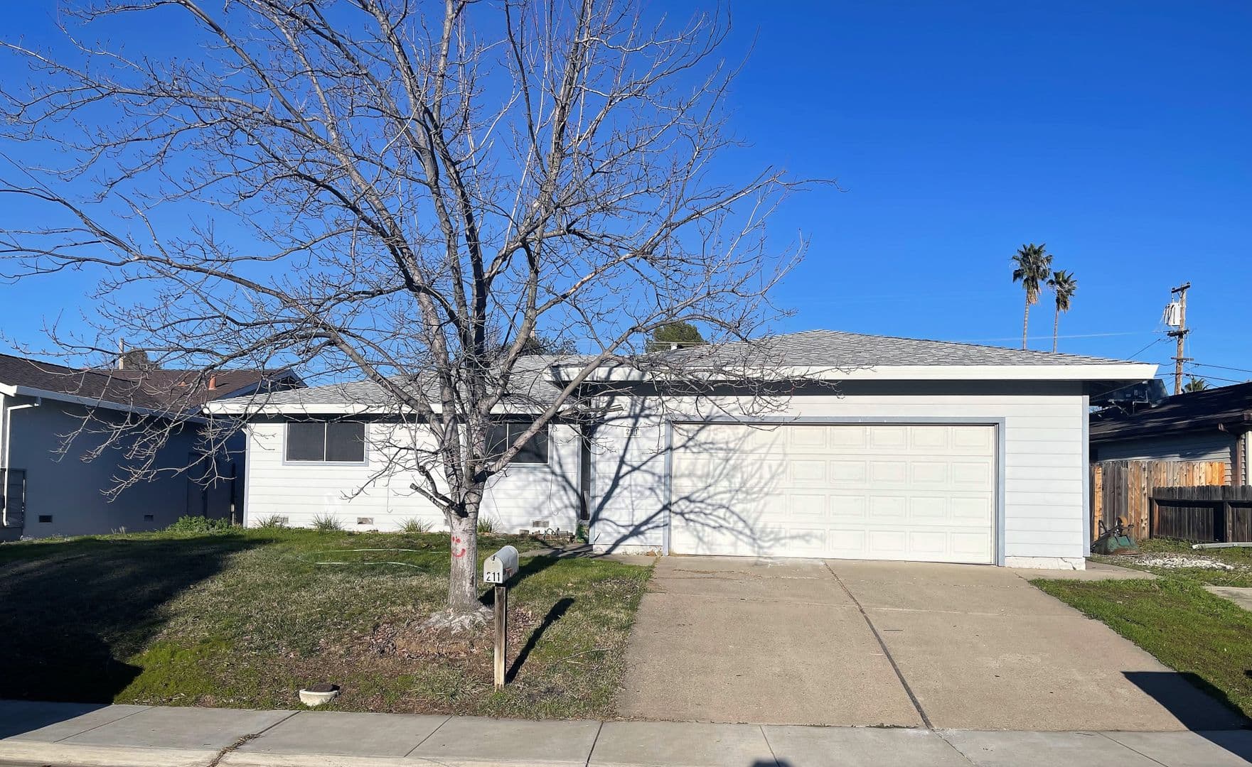Folsom House: 211 Fargo Way