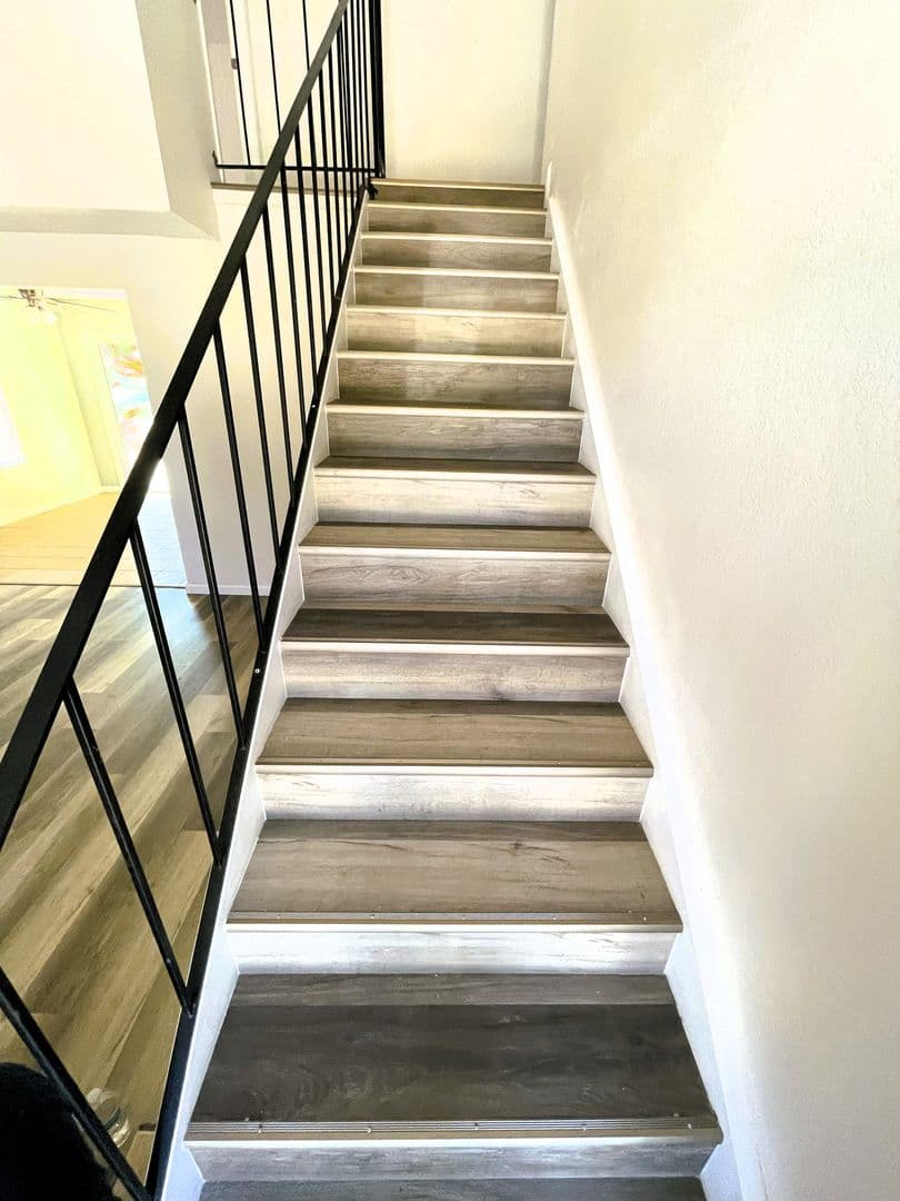 Roseville House: 627 Lassen Way
