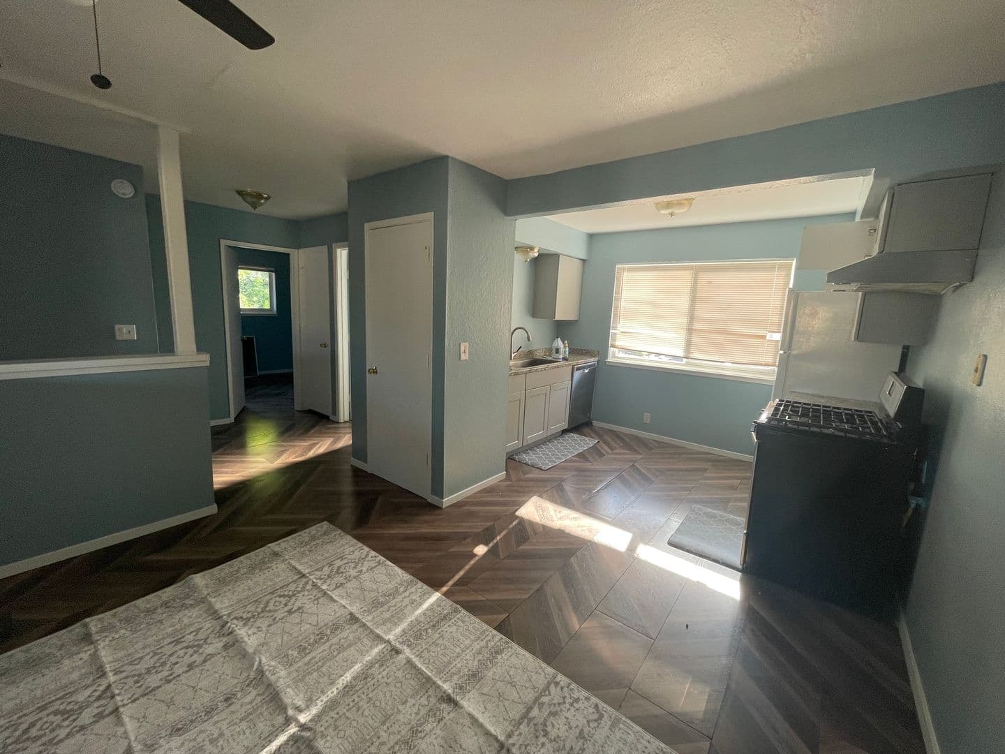 Carmichael Apartment: 3319 Mensch Court