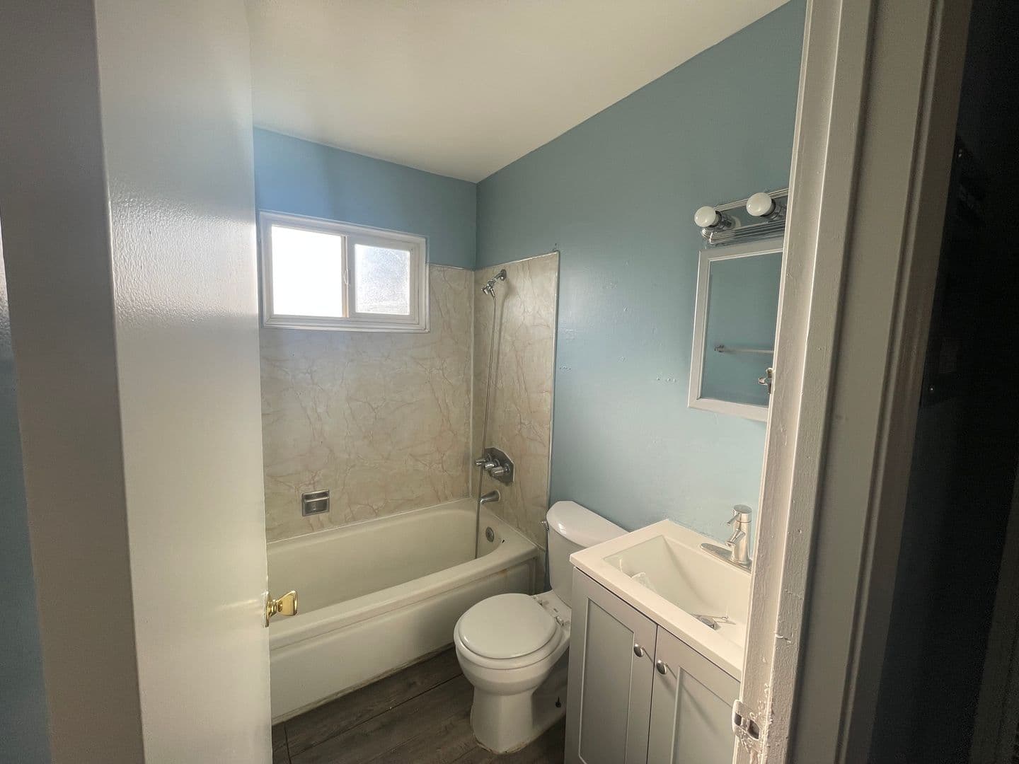 Carmichael Apartment: 3319 Mensch Court