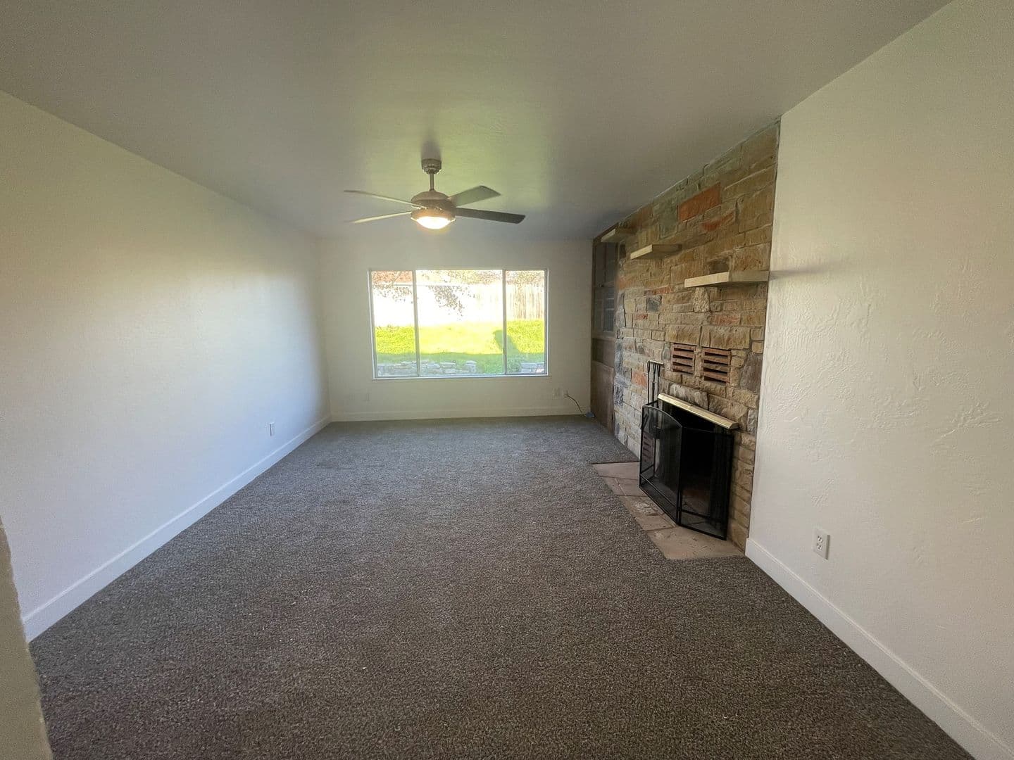 Folsom House: 211 Fargo Way